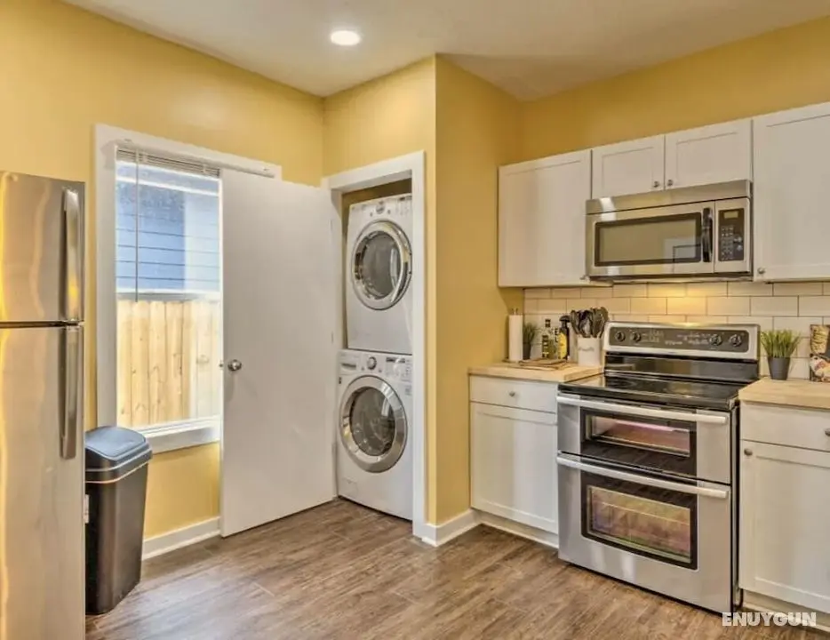 Urban Chic Townhome Near Downtown - Öne Çıkan Resim