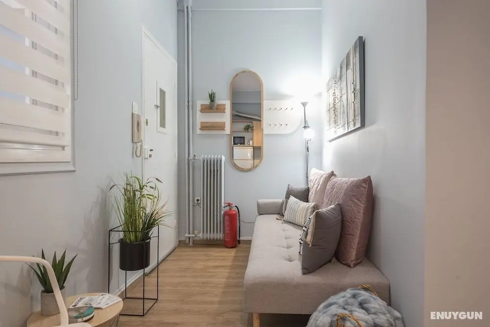 Urban City Apartment by CloudKeys - Oda