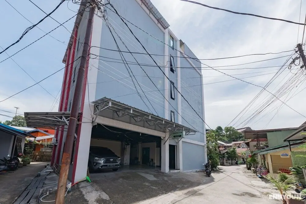Urbanview Hotel De Grand Garuda Balikpapan - Dış Mekan