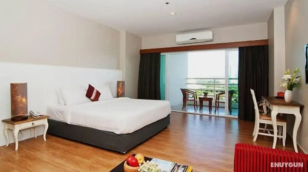 V8 Seaview Jomtien - Öne Çıkan Resim