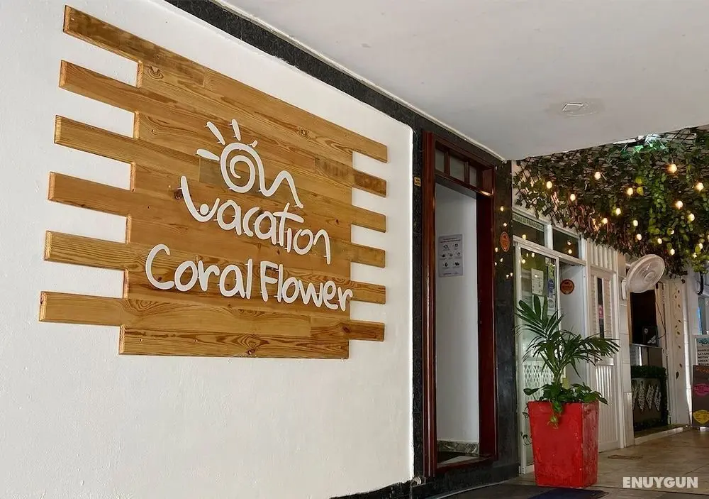 Hotel On Vacation Coral Flower - Öne Çıkan Resim