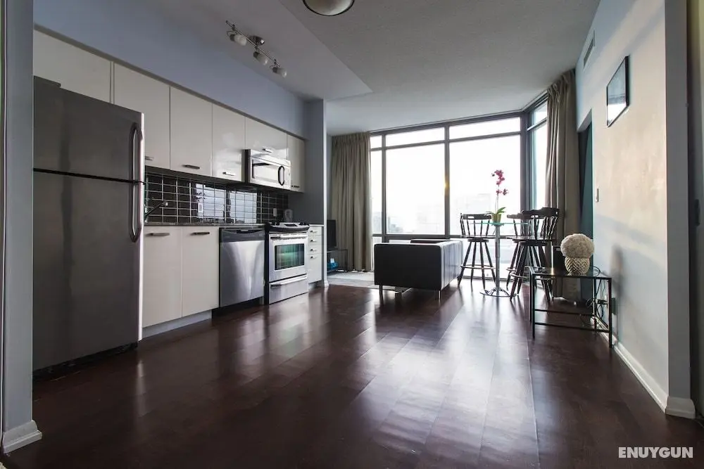 Vacation in Toronto Suites - Öne Çıkan Resim