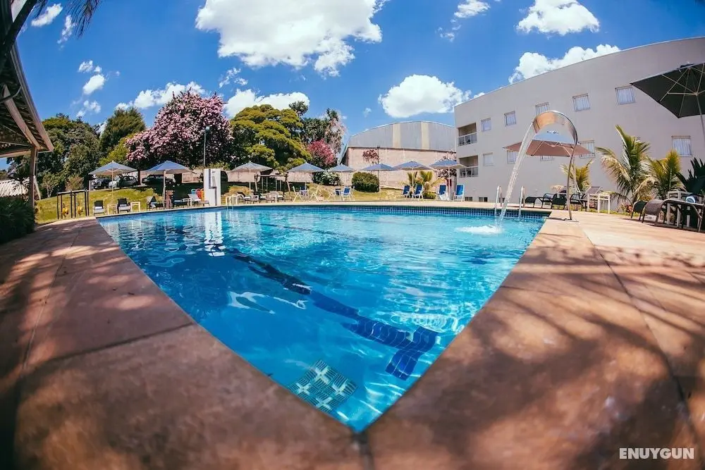 Valinhos Plaza Hotel - Havuz