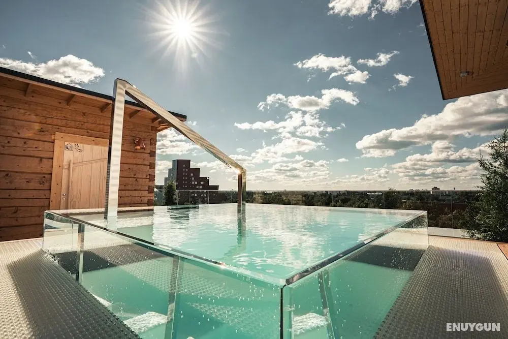 VALO Hotel & Work Helsinki - Havuz