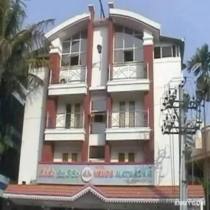 Hotel Vande Matharam - Dış Mekan