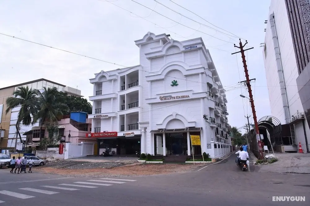 Hotel Vashanth Krishna - Dış Mekan