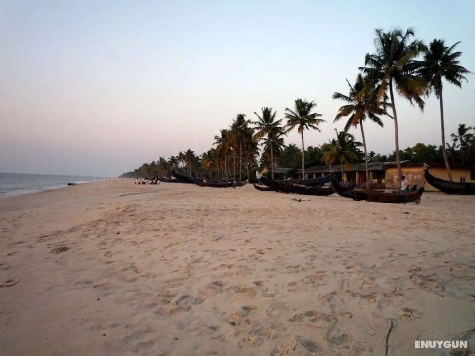 Veeniola Apartment - Stay Near Goa - Plaj