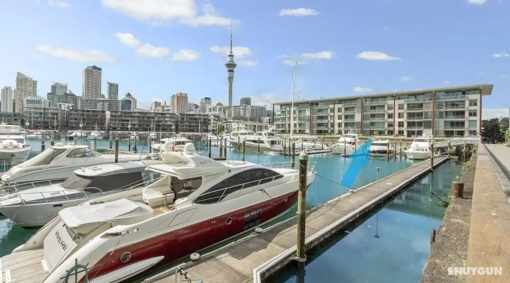 Viaduct Marina Executive -Parking & Pool - Konum Öne Çıkanlar
