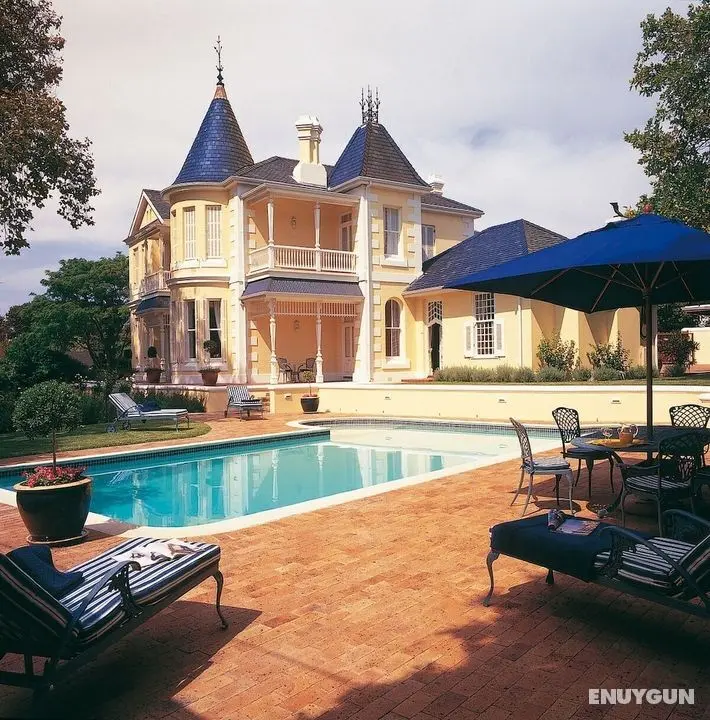 Victoria House - Öne Çıkan Resim