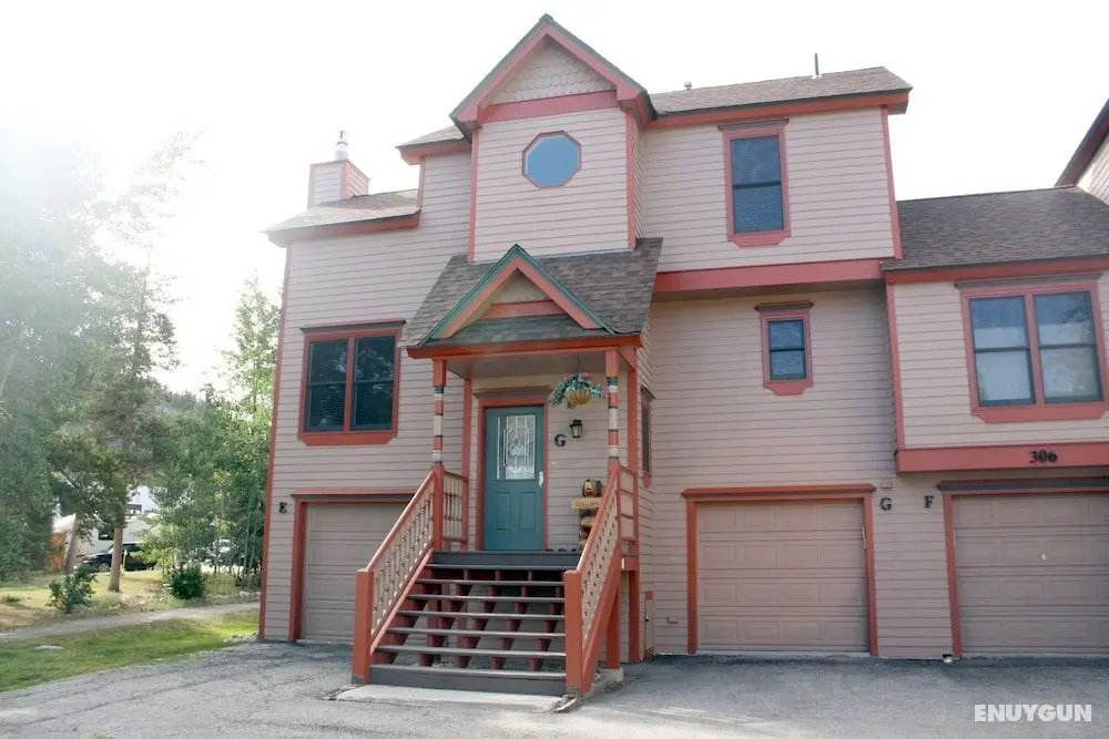 Victorian Gables G - Öne Çıkan Resim