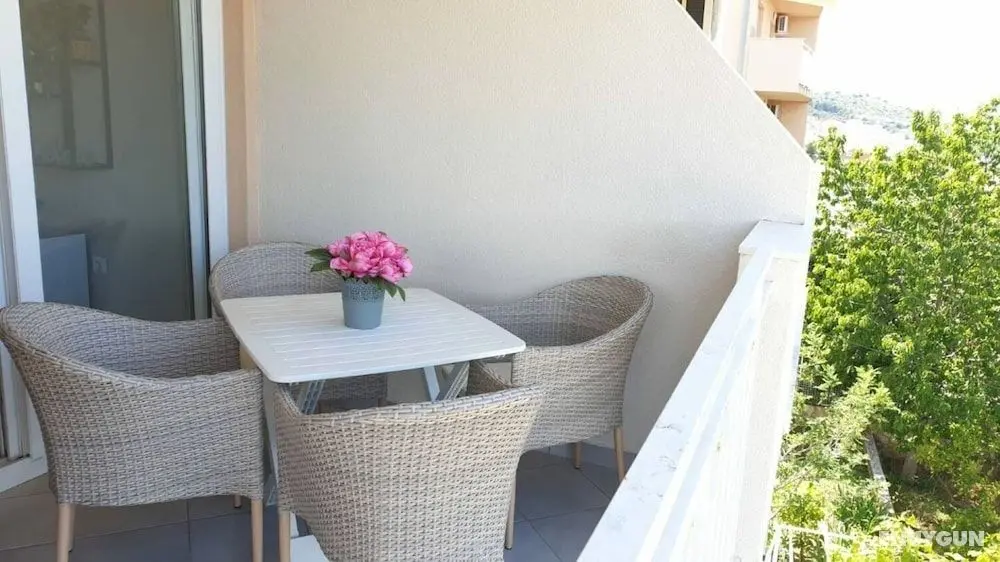 The View - Close to the Beach & Parking - A1 - Öne Çıkan Resim