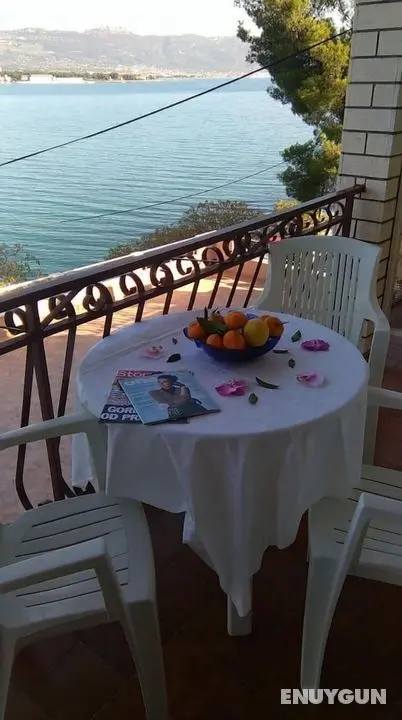 Vini - Direct by the sea and Free Parking - A3 - Öne Çıkan Resim