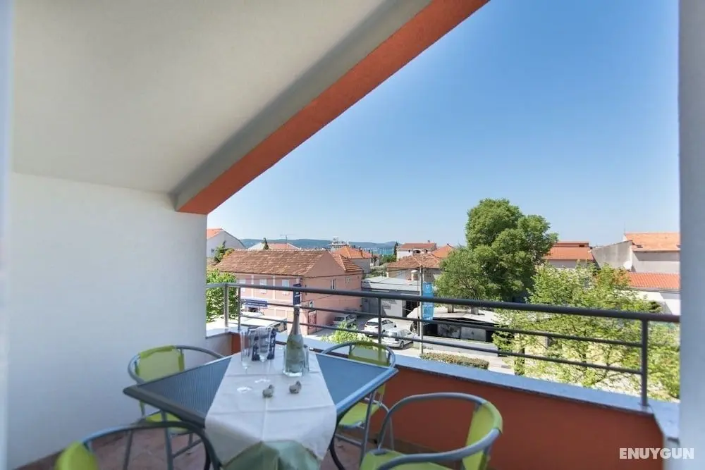 Višnja - Free Parking - B2 - Öne Çıkan Resim