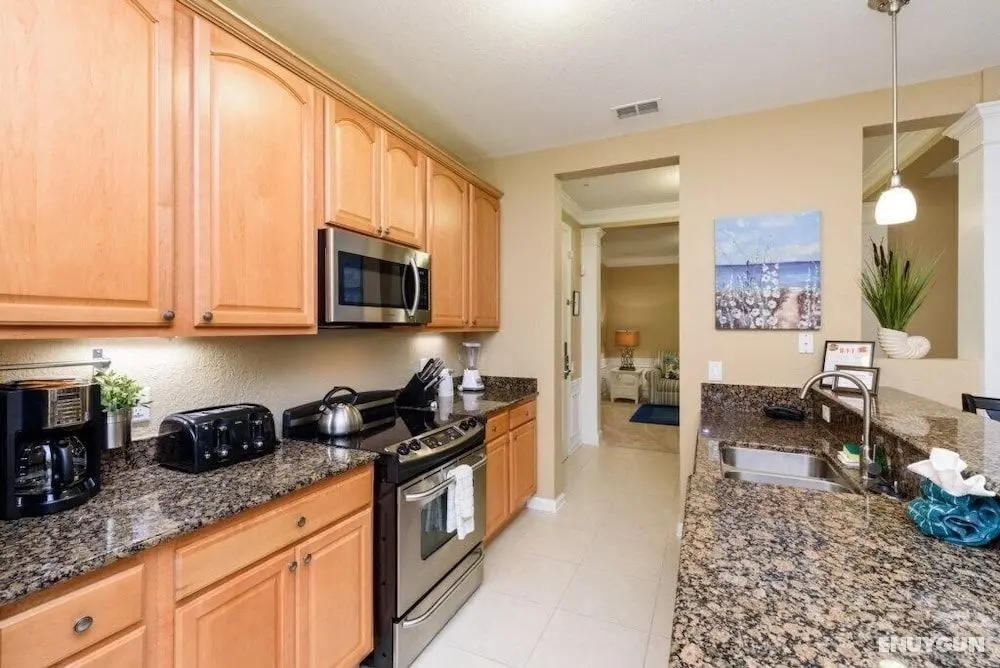 Vista Cay Resort Direct Condos by Millennium Management - Oda