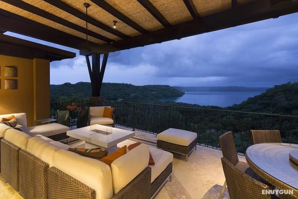 Vista de Oro Guanacaste Peninsula Papagayo - Oda