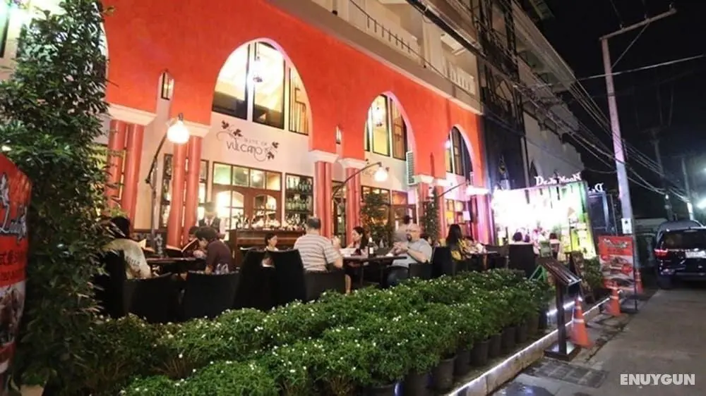 Vulcano Hotel Chiang Mai - Dış Mekanlar