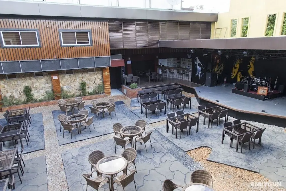 W Balibago Hotel - Yerinde Yemek