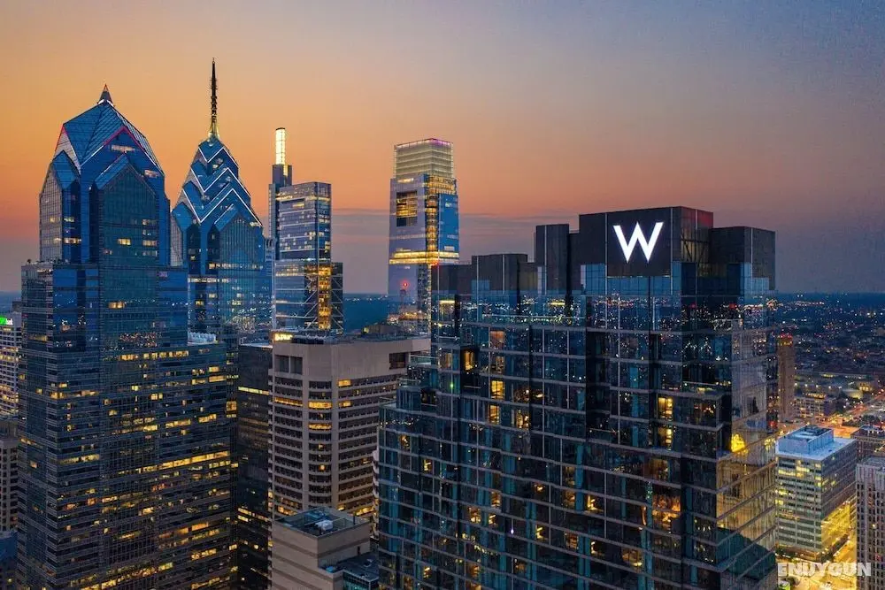 W Philadelphia - Öne Çıkan Resim