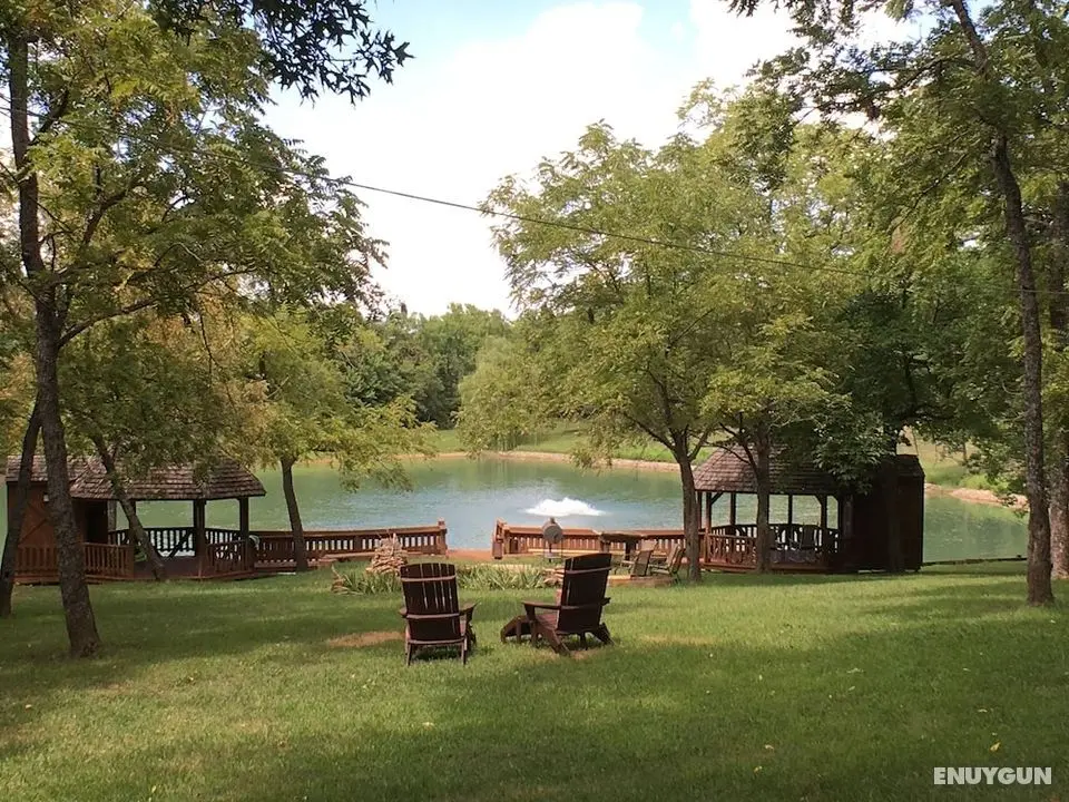 Walnut Waters Bed & Breakfast - Dış Mekan