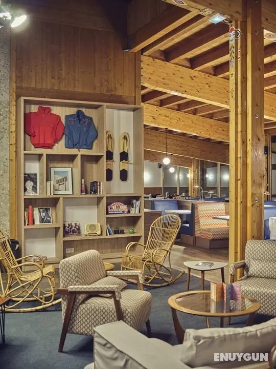 Wanderlust Motels Chamonix - Lobi