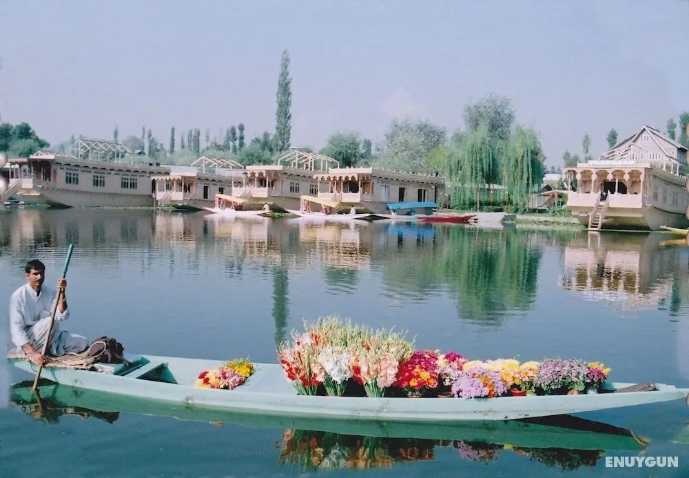 Wangnoo Houseboats - Öne Çıkan Resim