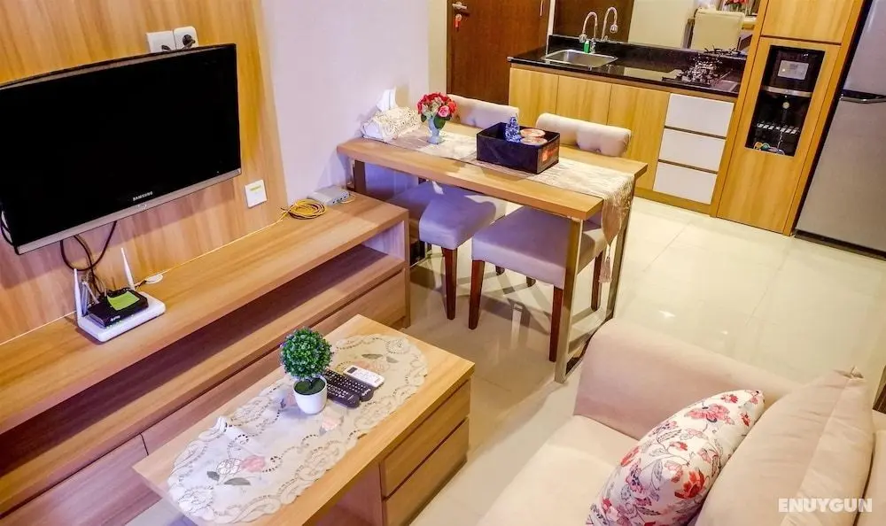 Warm Interior Apartment near MT Haryono and Cawang - Öne Çıkan Resim