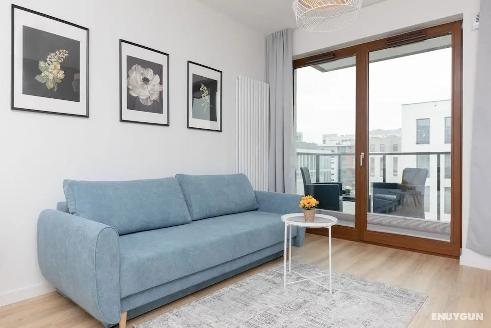 Warsaw Apartment Postępu by Renters - Öne Çıkan Resim