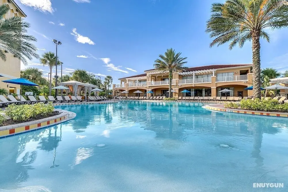 Water Park Luxury 2BR Near Disney - Havuz