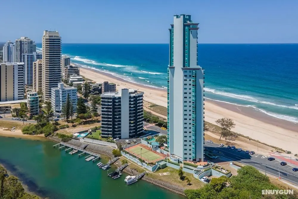 The Waterford on Main Beach - Dış Mekan