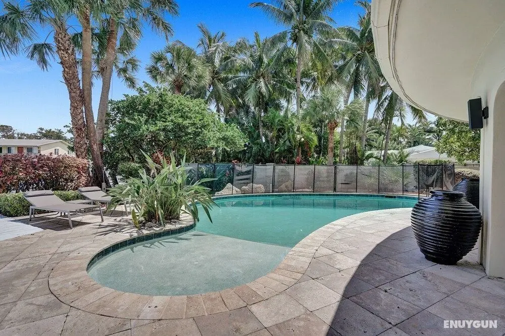 Waterfront 7BR Villa with Heated Pool - Havuz