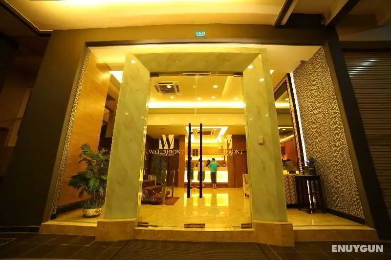 Waterfront Boutique Hotel - Genel