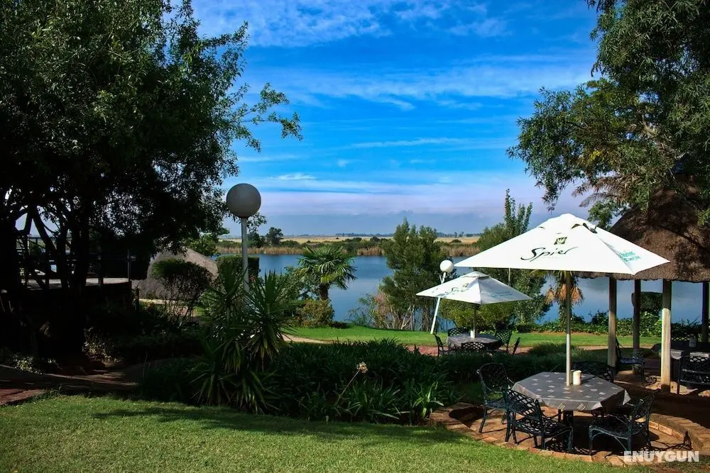 Waterfront Country Lodge - Öne Çıkan Resim