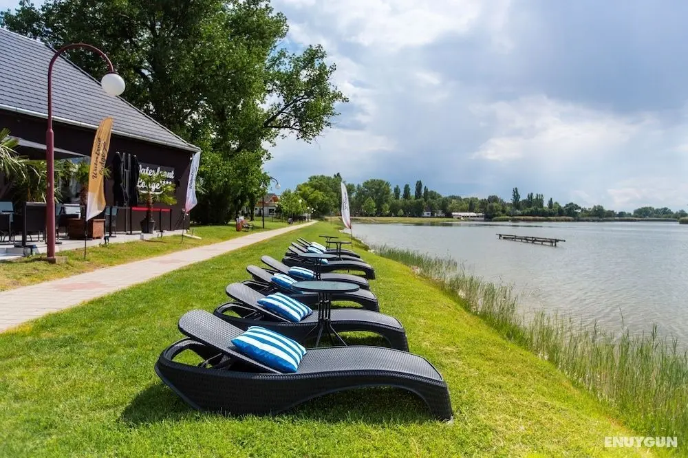 Waterfront Lodge - Dış Mekan