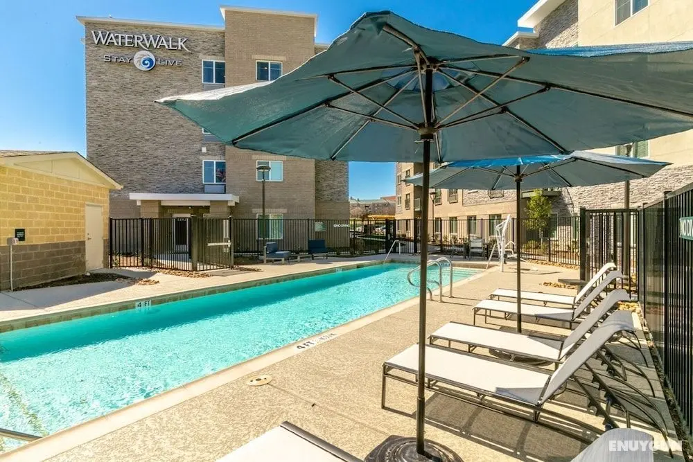 WaterWalk Dallas- Richardson - Havuz