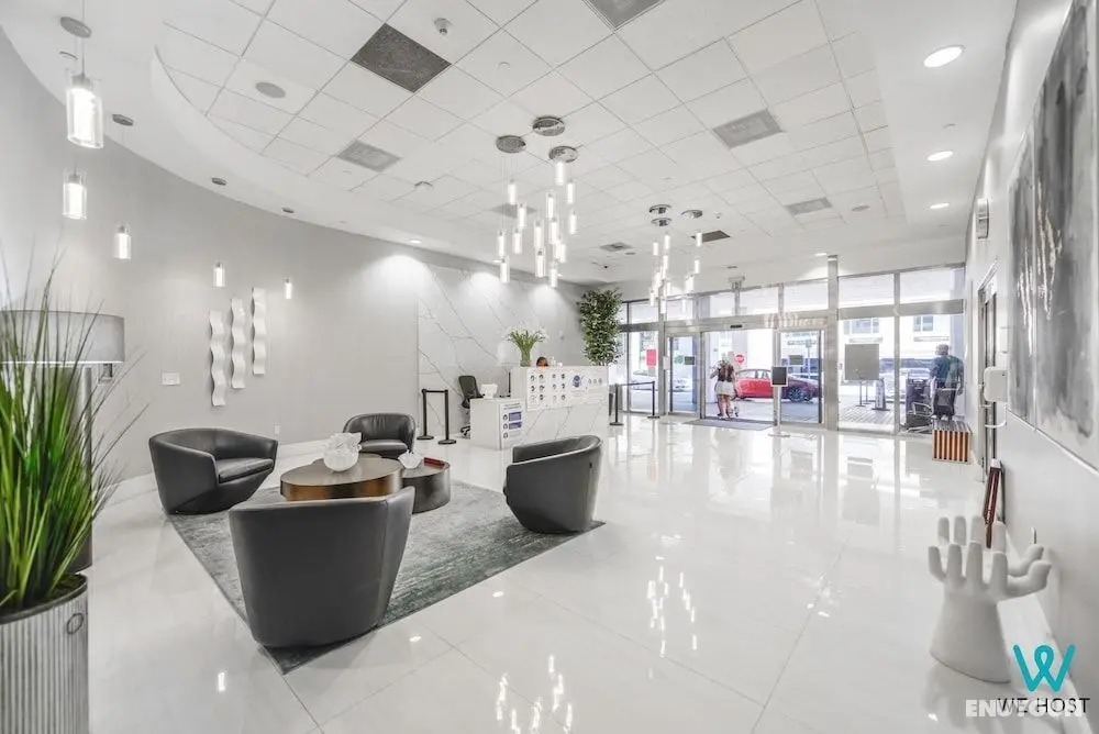 We host Fascinating Studio at Brickell - Lobi