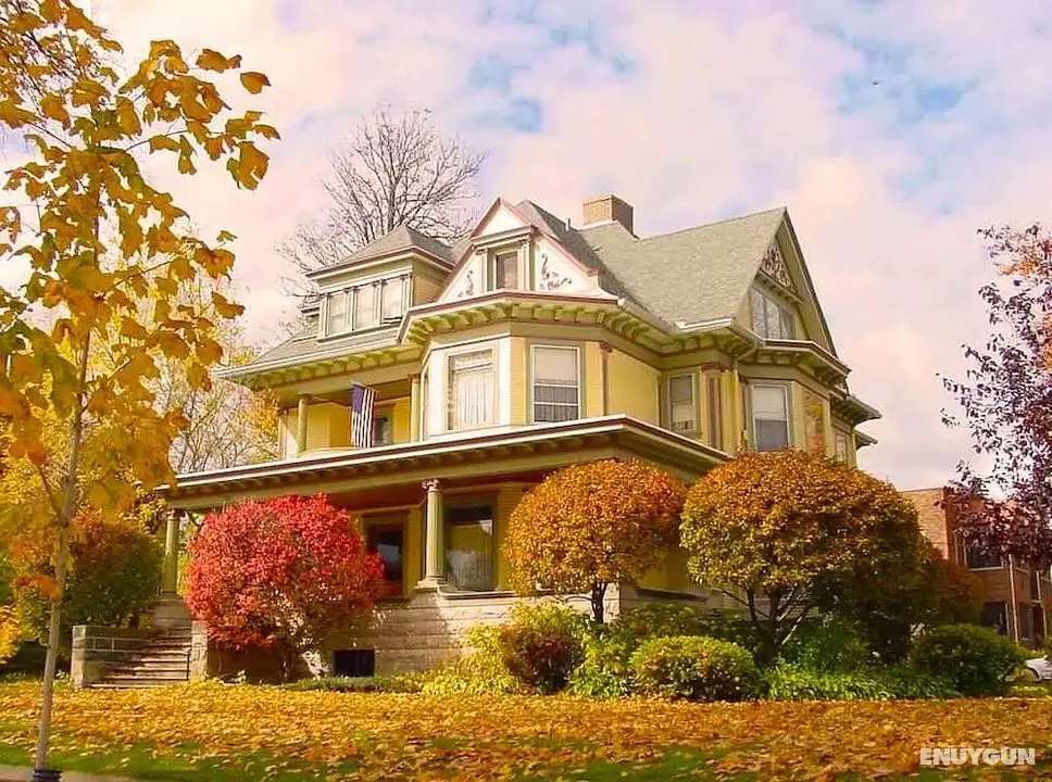 The Weis Mansion - Öne Çıkan Resim