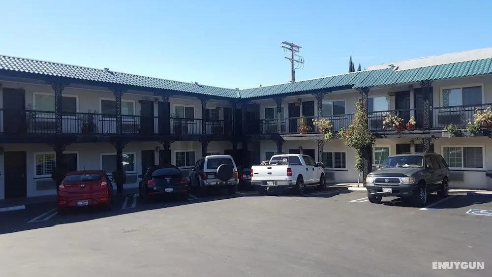 Welcome Inn on Colorado Blvd - Dış Mekan