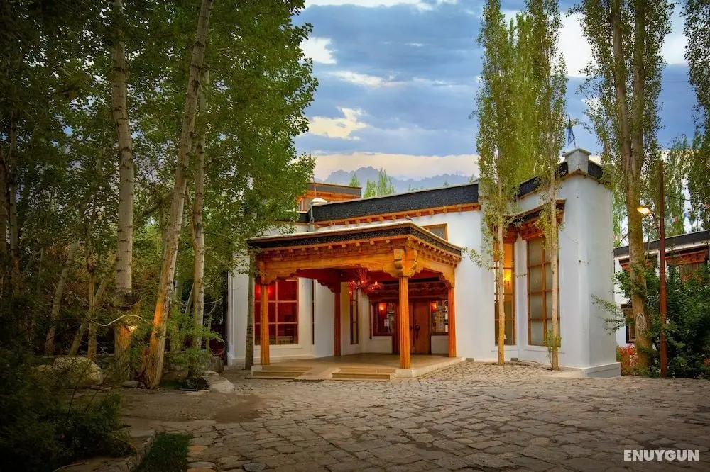 Welcomheritage Lha - Ri - Sa Resort - Lobi