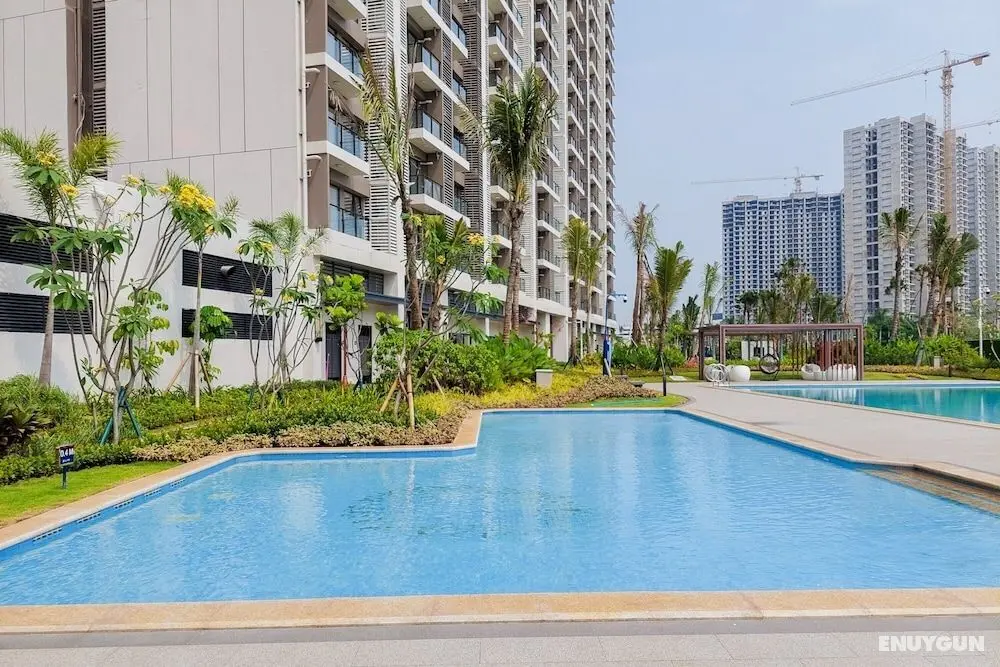 Well Furnished And Comfy Studio Sky House Bsd Apartment - Havuz