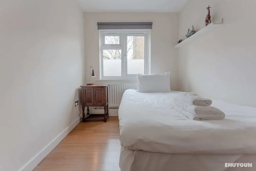 Well Located 2 Bedroom 1 Bath in Elephant & Castle - Oda
