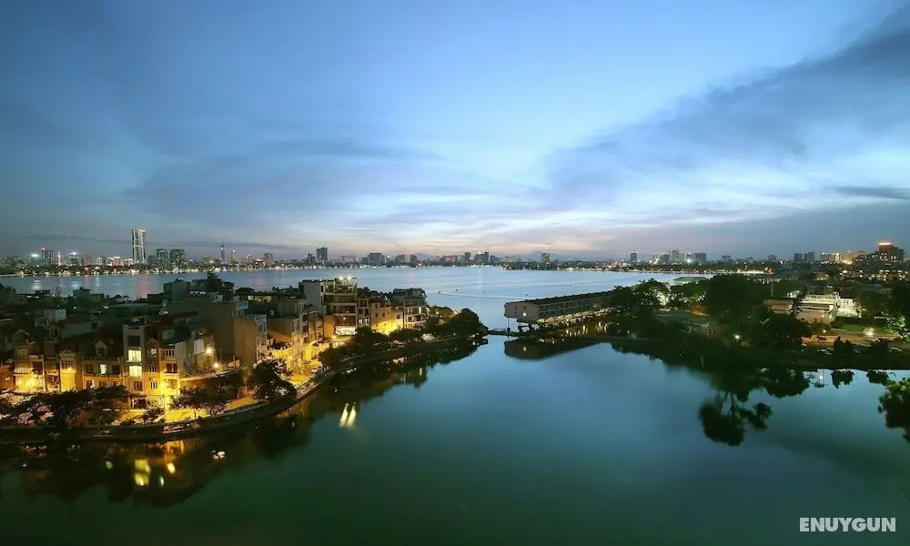 West Lake Home Hotel & Spa - Konum Öne Çıkanlar