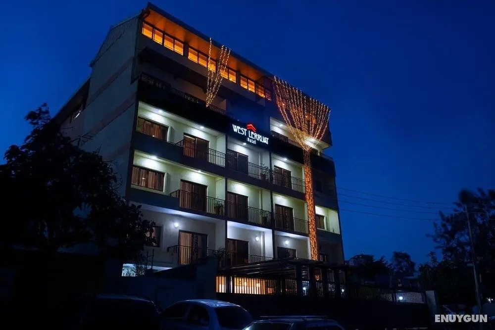 West Lerruat Hotel - Dış Mekan