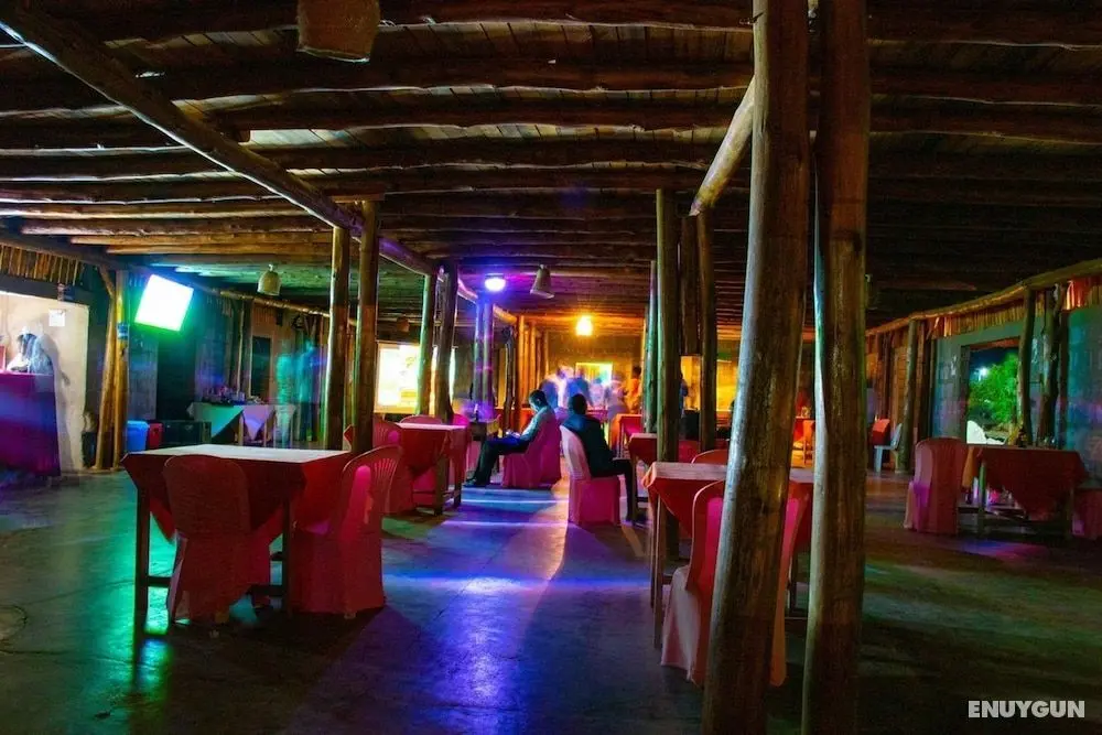 Western Sands Hotel - Lobi