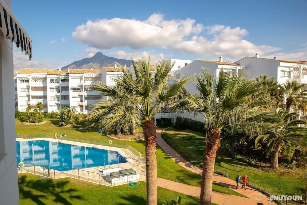 Whispering Palms Apartment - Havuz