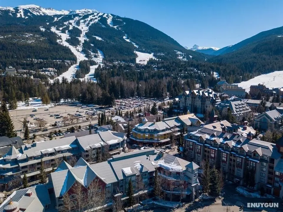 Whistler Blackcomb VR at Town Plaza - Dış Mekan