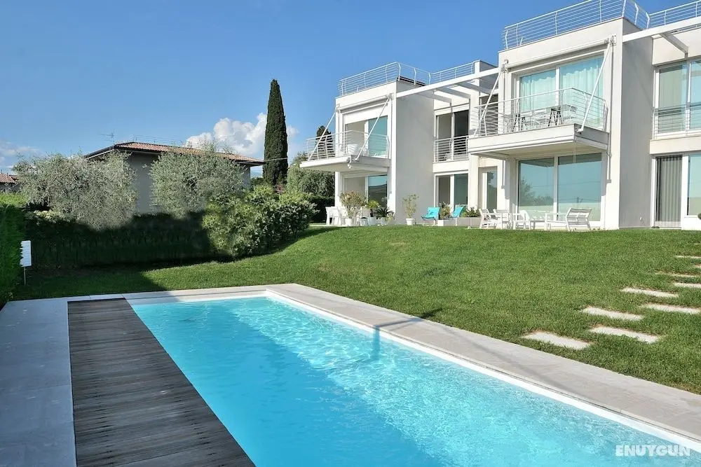 The White Apartment With Pool - Havuz
