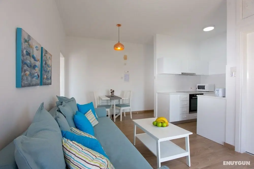 White Arches Sea View Apartment - Oda