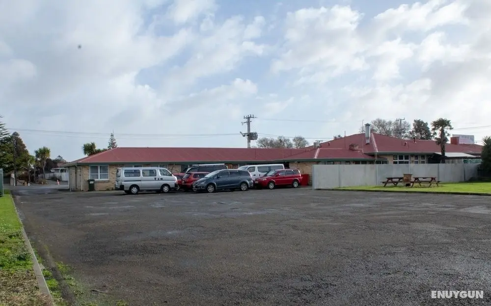White Horse Inn Restaurant & Motel - Otopark