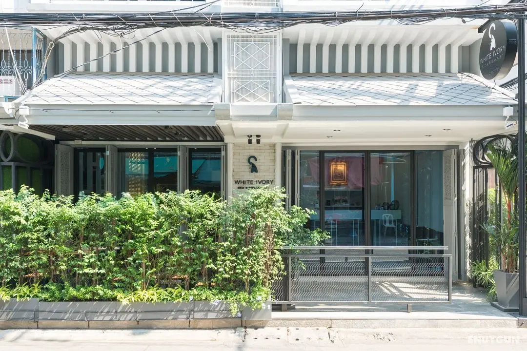 WHITE IVORY BED BREAKFAST - Öne Çıkan Resim