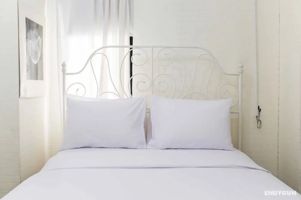 White and Nice 1BR at Bassura City Apartment - Öne Çıkan Resim